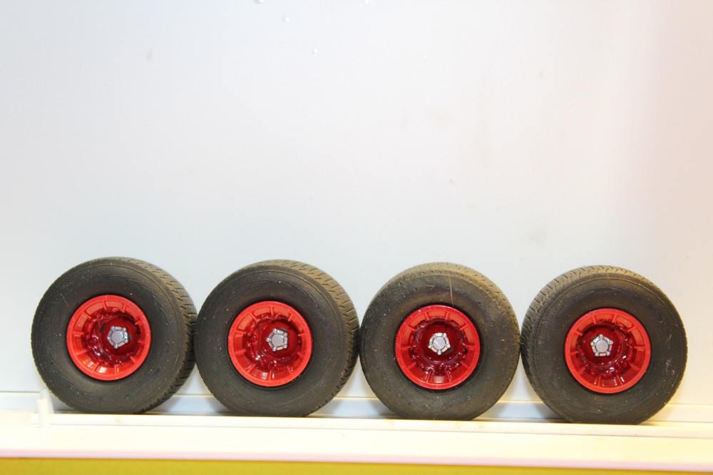 W-104 1/25 scale resin model car dirt track tires and wheels ,