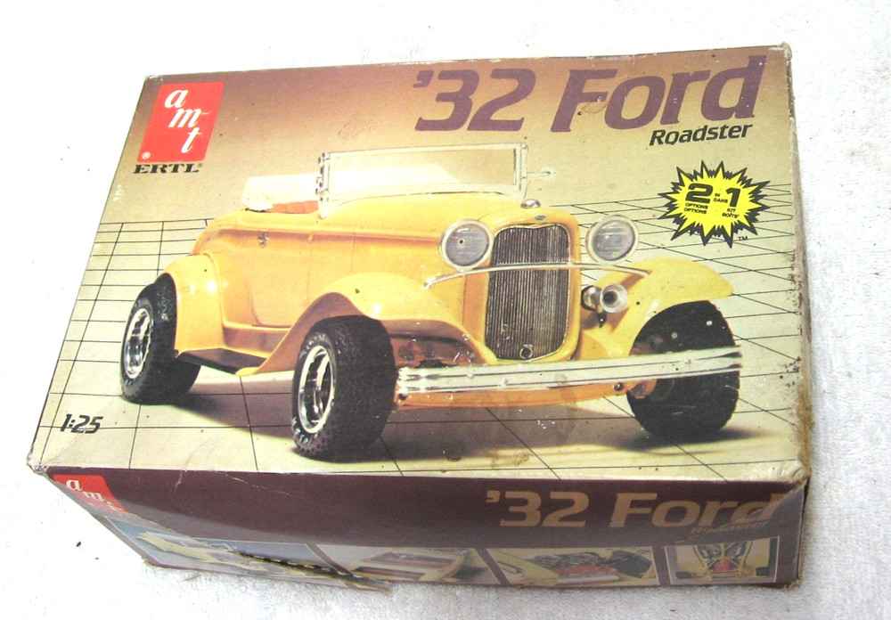 VINTAGE AMT 1/25 1932 FORD MODEL KIT TOY PARTS IN BOX