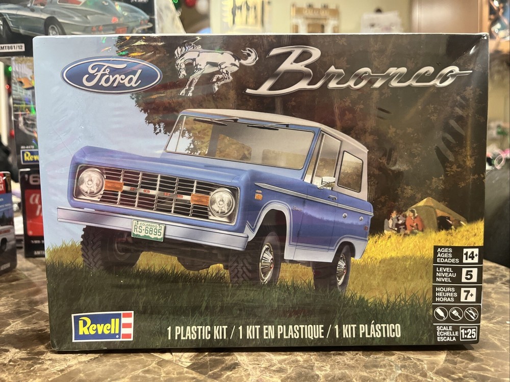 Revell 2016 Ford Bronco Kit #85-4320 Factory Sealed 1:25 Scale NEW / SEALED