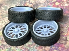 1/24 Scale: 24-Inch “Raceline Legacy” Wheels And Tires; Resin;1/25