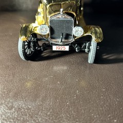 Limited edition 24KT Gold 1925 Ford Model T Touring Car Spectacular 1:24 Scale