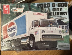 AMT Retro Deluxe Ford C-600 Pepsi City Delivery Truck,AMT 804/06, MIB Dated 2013