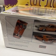 NIP VINTAGE REVELL 70 DODGE CHALLENGER MODEL KIT 1/24 SEALED