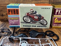 PYRO YAMAHA DAYTONA WINNER MOTORCYCLE & VESPA G.S. SPORT SCOOTER MODEL KITS 1/16