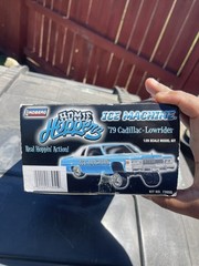 Lindberg Homie Hoppers Ice Machine 1979 Cadillac Lowrider 1:25 Kit w/Figure