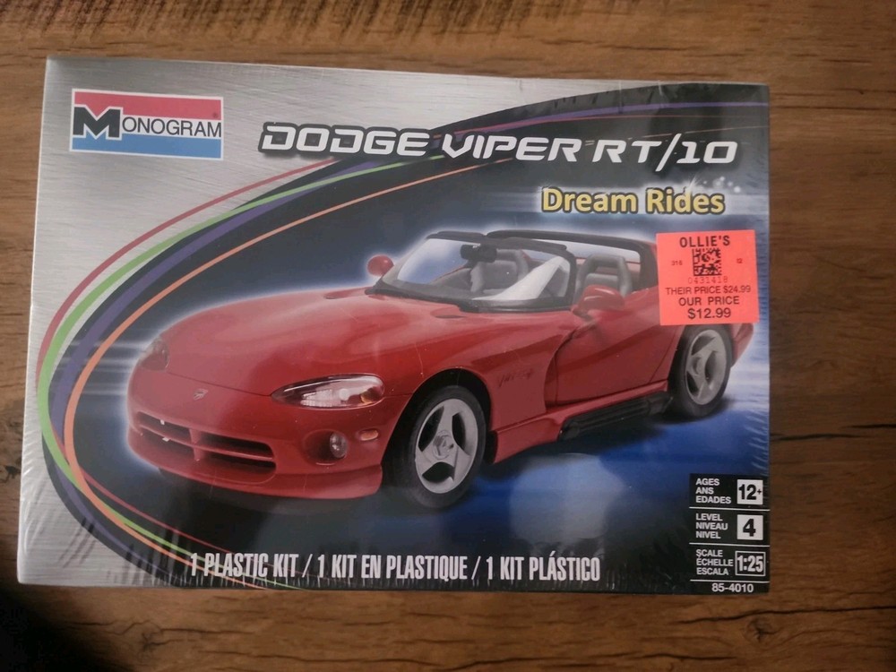 Monogram Dream Rides Dodge Viper RT/10 Model Car Kit 1:25 Scale