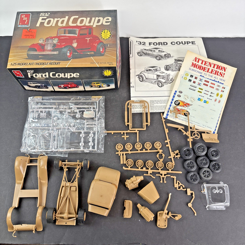 AMT 1:25 1932 Ford Coupe 3 on 1 Model Kit #6578 OPENED BOX