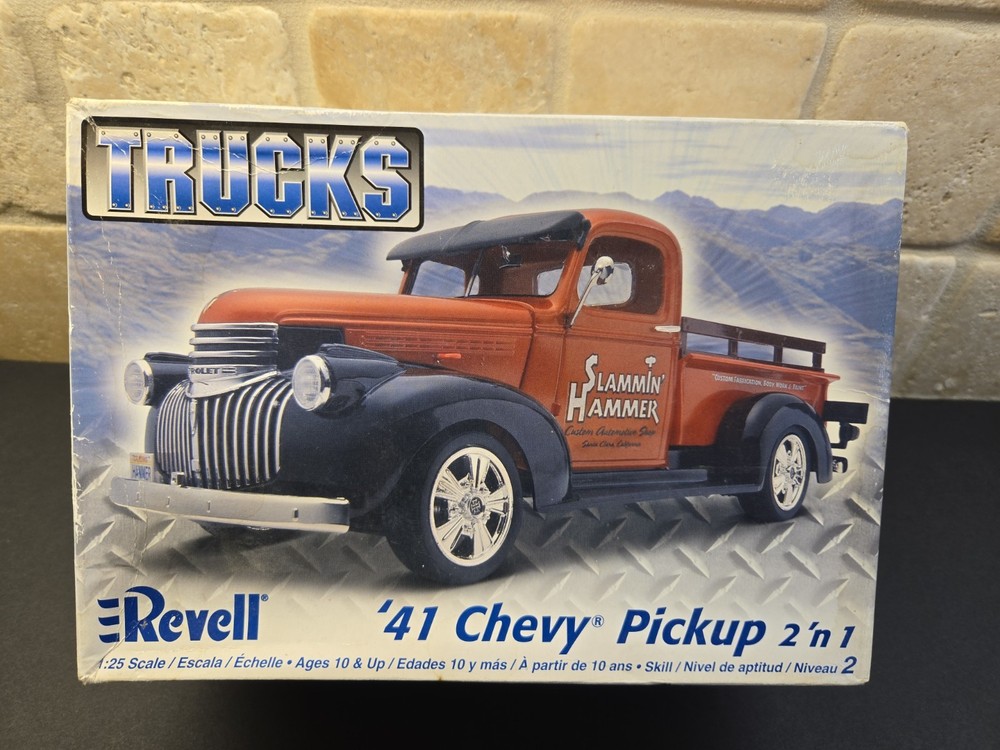 Revell, Trucks, ’41 Chevy Pickup, 2’n 1, 1/25, Sealed Parts Inside