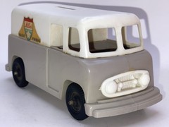 COMO Plastics Promo 1956 Ford/Divco Boyertown MILLER’S Dairy Milk Van 1/25 Grey
