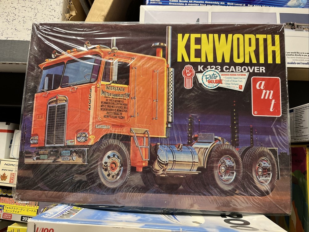 AMT Kenworth K-123 Cabover Semi Tractor 1/25 Scale Plastic Model Kit Open Box