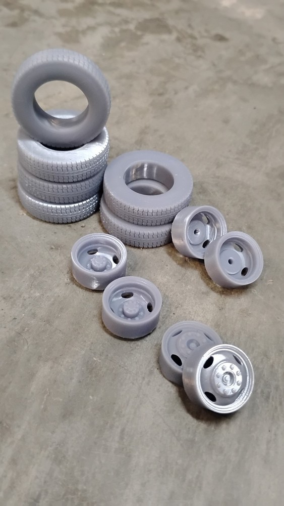 3D Printed 1/25 8 Lug Old School Steel Dually Wheel Set Squad 51