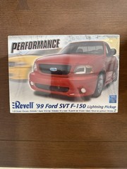 Revell 1:25 Performance Model Kit ’99 Ford SVT F-150 Lightning Pickup 85-7665