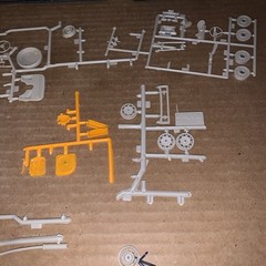 Vintage Lot Of Plastic Model Car Parts And Pieces (Lot515JY)