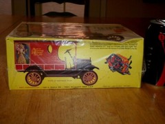 [BUDWEISER] 1923 T FORD DELIVERY VAN, Plastic Model Kit, [ 5-7/8″ LONG ] VINTAGE