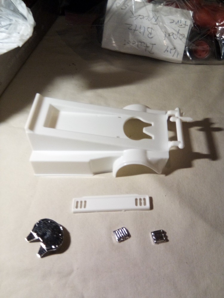 Amt Tyrone Malone Super Boss Drag Truck Rear Cover 125 Plastic Model Parts