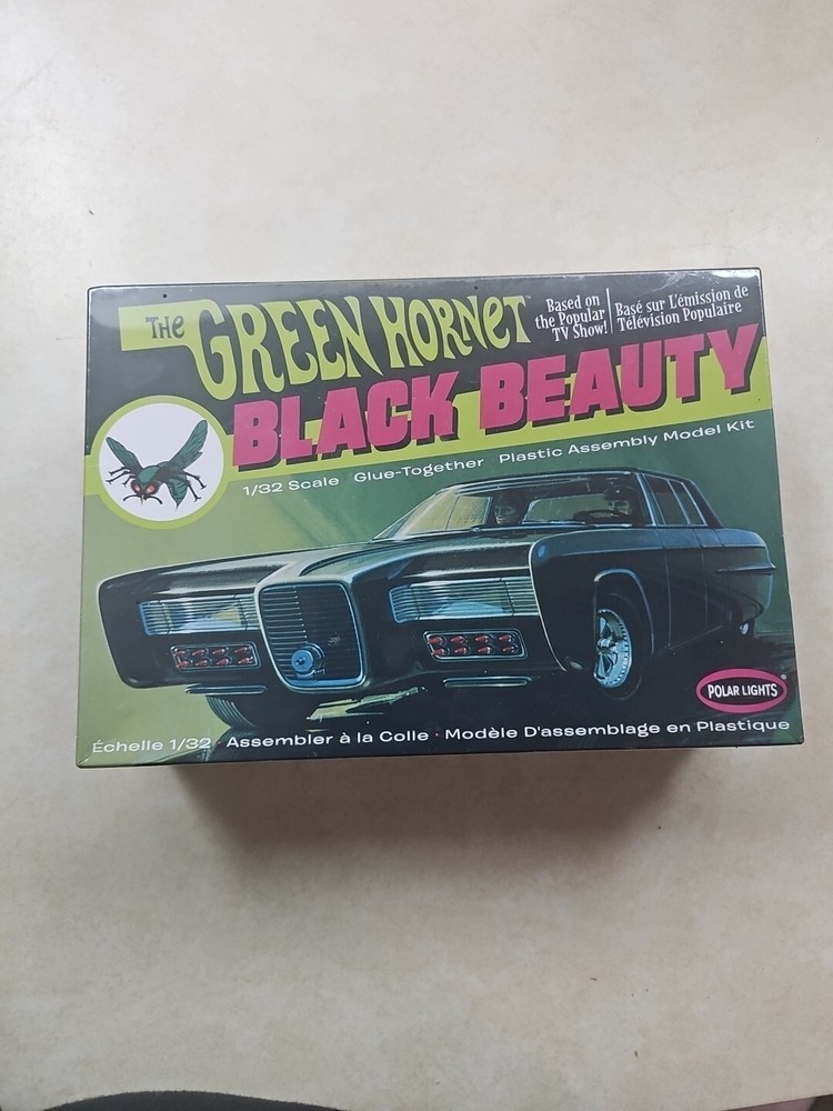 POLAR LIGHTS Green Hornet Black Beauty 1/32 Scale Model Kit