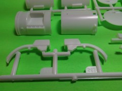 Mack R685ST 1/25 AMT big rig semi truck model car part round fuel diesel tanks