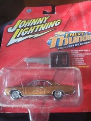 2006 Johnny Lightning CHEVY THUNDER 1967 CHEVY CHEVELLE SS #17 SEE PHOTOS