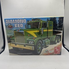 AMT MACK DIAMOND REO TRACTOR 1/25 SCALE MODEL TRUCK KIT