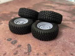 1/24 Scale: 18-Inch “Off-road Steelies” Wheels W/ Mud Tires; Jeep, Resin 1/25