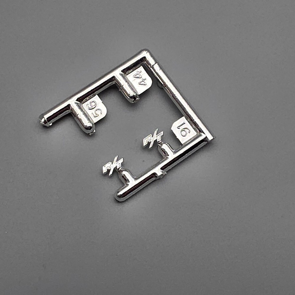 1/25 1/24 Model Car Parts Kit Bash Junkyard Chrome RT Badges