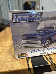 LEVEL 4 MODEL KIT 1966 CHEVROLET FLEETSIDE PICKUP TRUCK 1/25 BY REVELL 85-7225