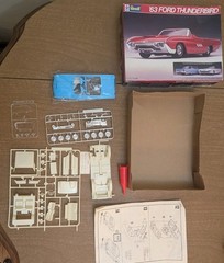 REVELL 63 FORD Thunderbird 1:32 SCALE and Monogram 56′ T-Bird