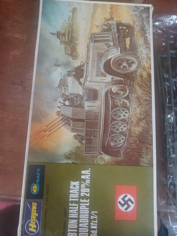 Hasegawa 8Ton Half Track Quadruple 20MM A A. Sd Kfz 7/1 1/72 scale