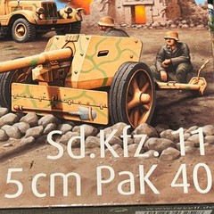 Revell WW II German Sd.Kfz 11 & 7.5 CM Pak 40 Model Kit 1/76 #03252