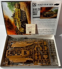 AFV Club AF35278 1/35 Scale Sd.Kfz. 251/9 Ausf. D Stummel w/Metal Barrel & PE