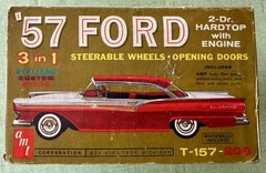 AMT 1957 Ford Fairlane 500 Hardtop Customizing 1/25 Scale Kit T-157-200 (1962)