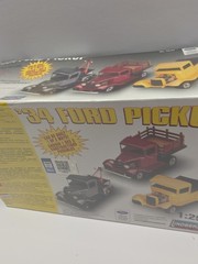 Sealed Lindberg Ford 1934 Pick Up Model Truck 1/25 Scale Sealed