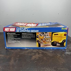 REVELL Hot Rod Series Custom 1932 Ford Chopped Sedan 7126 Complete 1:25 Scale