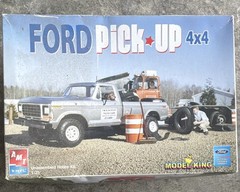 AMT/ERTL Ford F-350 Pick-Up 4×4 1:25 Plastic Unassembled Not Painted Kit 21700P