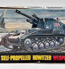 ESCI 8004 Sd.Kfz.124 Wespe German Self-Propelled Howitzer WWII 1:72 Model Kit