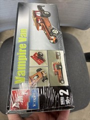 UH AMT ERTL Vampire Van Street Customs Model Kit #31772 Scale 1:25