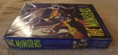 1997 POLAR LIGHTS THE MUNSTERS WEIRD, WILD , WACKY FAMILY MODEL KIT BOX OPEN