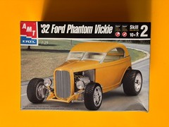 1932 FORD PHANTOM VICKIE HOT ROD MODEL KIT AMT ERTL 1/25 SCALE NEW COOL LOOK!!