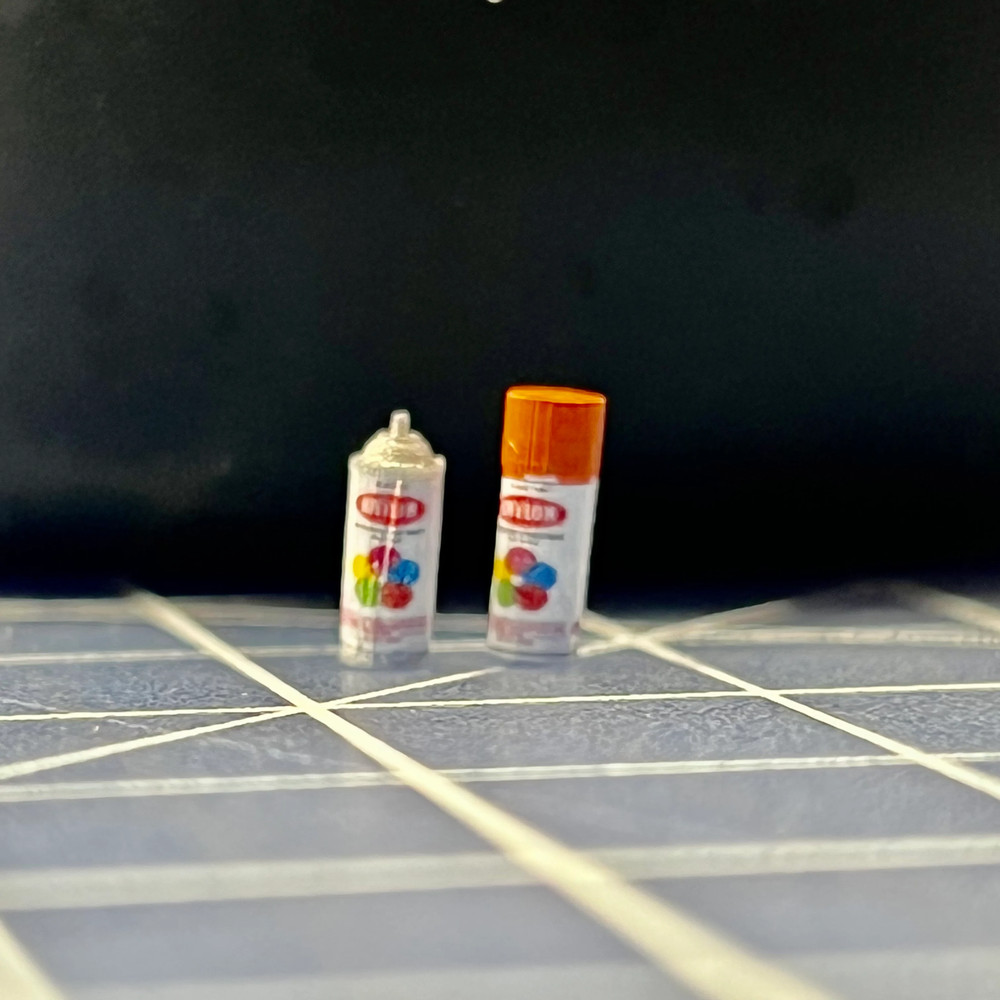 Set of 6 Spray Paint Cans with Decals for Diorama 1/24 1/25