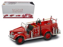 Road Signature 20068 1941 GMC Fire Engine Red with Accessories 1/24