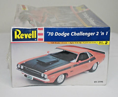 Revell 1:24 ’70 Dodge Challenger 2 in 1 Street Burner Sealed Model Kit #85-2596