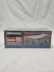 JOHAN JO-HAN Fire Rescue Ambulance Scale 1:25 Model Kit GC-500 Brand New