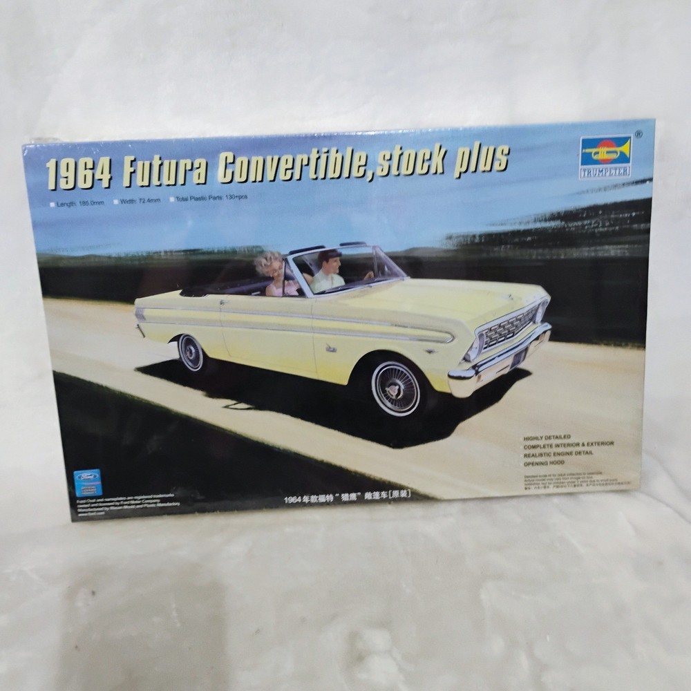 Trumpeter 1964 Futura Convertible Stock Plus 1/25 Scale Model Kit 02509 NEW