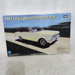 Trumpeter 1964 Futura Convertible Stock Plus 1/25 Scale Model Kit 02509 NEW