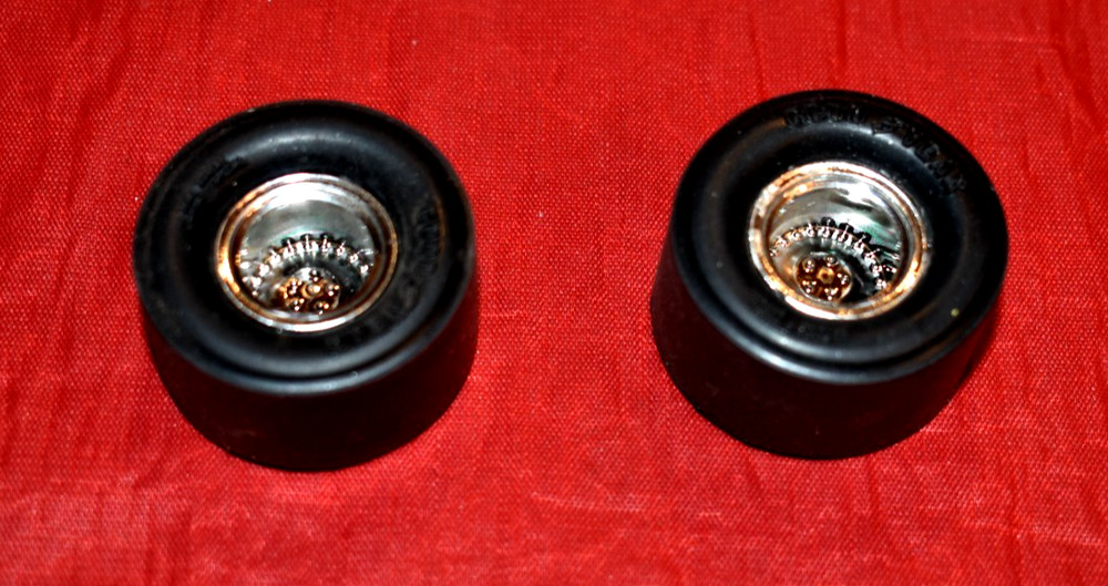 Revell Goodyear Wide Slicks and Wheels 1/25
