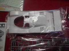 Vintage 2001 Tamiya 1:24 scale Porsche 962C Shell racer model kit sealed parts