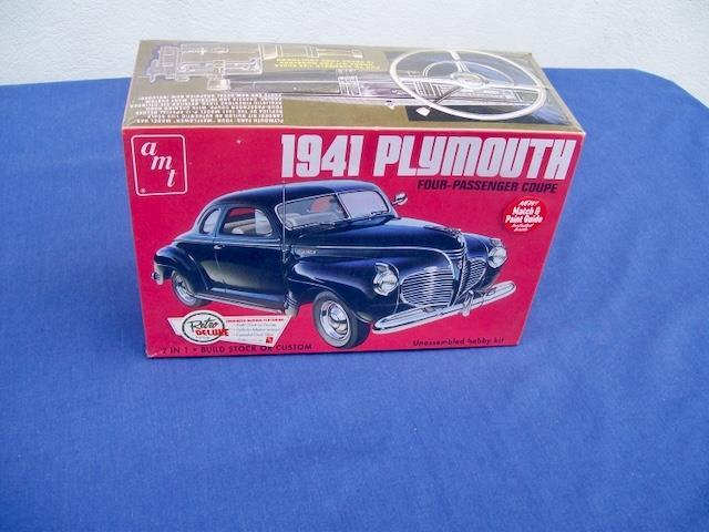 AMT 1941 PLYMOUTH 2’n1 FOUR PASSENGER COUPE 1:25 SCALE FACTORY SEALED