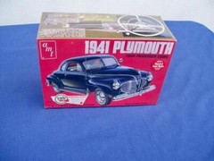 AMT 1941 PLYMOUTH 2’n1 FOUR PASSENGER COUPE 1:25 SCALE FACTORY SEALED