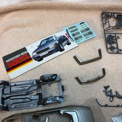 VINTAGE 1990 TAMIYA MERCEDES-BENZ 500 SL PLASTIC MODEL KIT 1:24 SCALE – JAPAN