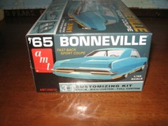 AMT 1965 Bonneville Sport Coupe 3’N1 Plastic Model Kit 1:25 AMT1260